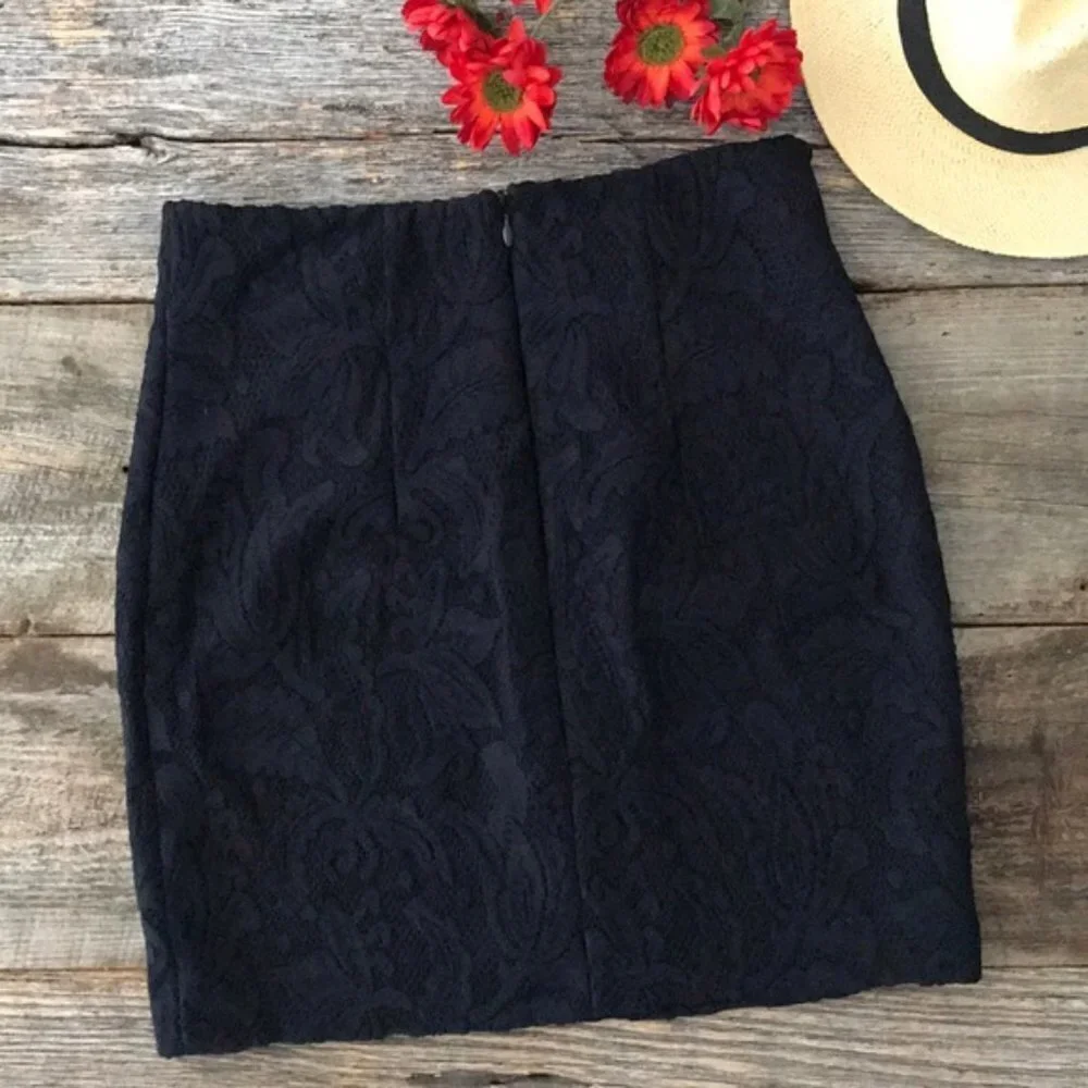 H&M Navy Stretch Lace Skirt Size 8